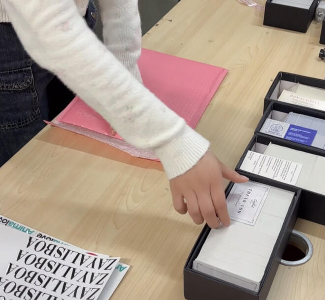 XMDROP offers free custom white-label packaging to enhance brand recognition. custom white label packaging for independent sellers